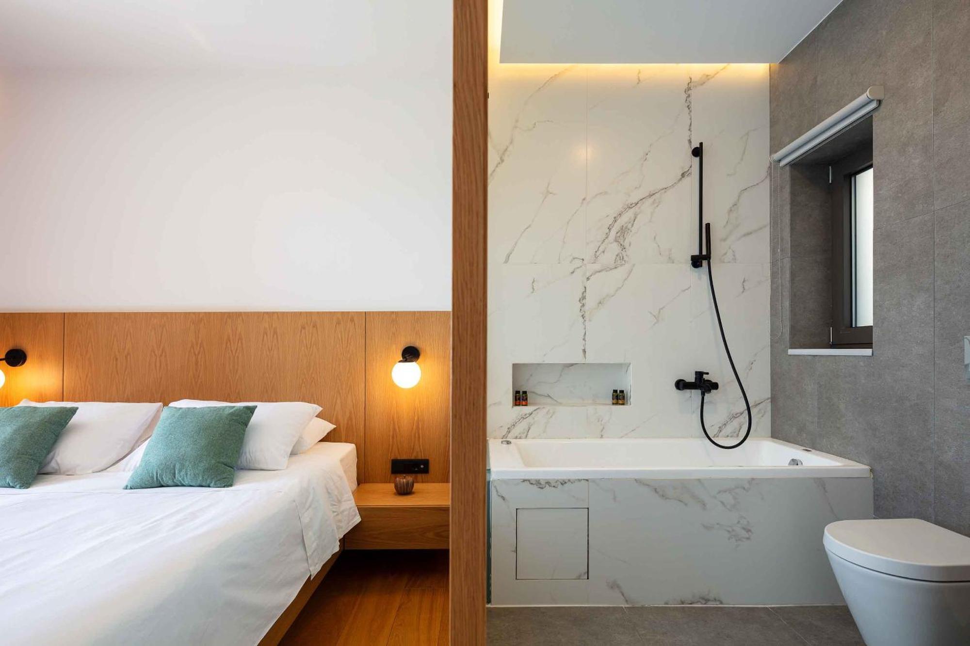 Omnia Luxury Villas - "Heated" Pools & Breathtaking Seaviews! Chania  Exterior photo